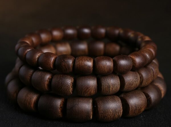 Vietnamese submerged-grade agarwood bracelet - oval-shaped — изображение 3